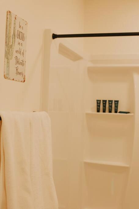 Agave Tiny House At Cactus Flower-Hot Tub-Pet Friendly-No Pet Fees! Albuquerque Buitenkant foto