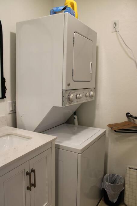 Agave Tiny House At Cactus Flower-Hot Tub-Pet Friendly-No Pet Fees! Albuquerque Buitenkant foto